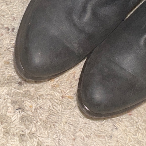 EUC UGG Thames Seaweed Perf Perforated Eyelet Ankle Boot Black Size 7.5 - Picture 6 of 11